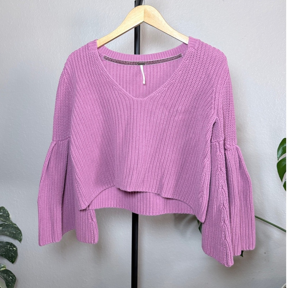 Free People Orchid Pink Bell Sleeve V-Neck Ribbed Knit Cropped Sweater Size M